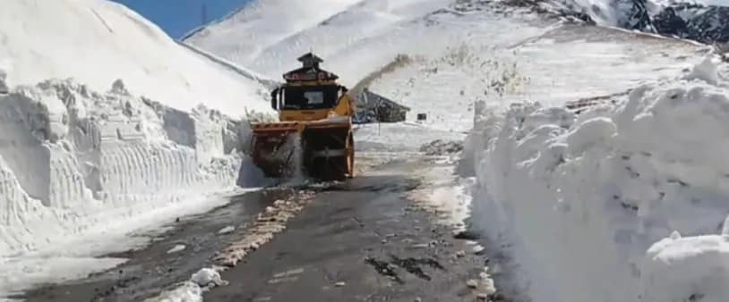 Single-lane snow clearance completed on Mughal Road, 2-lane restoration underway