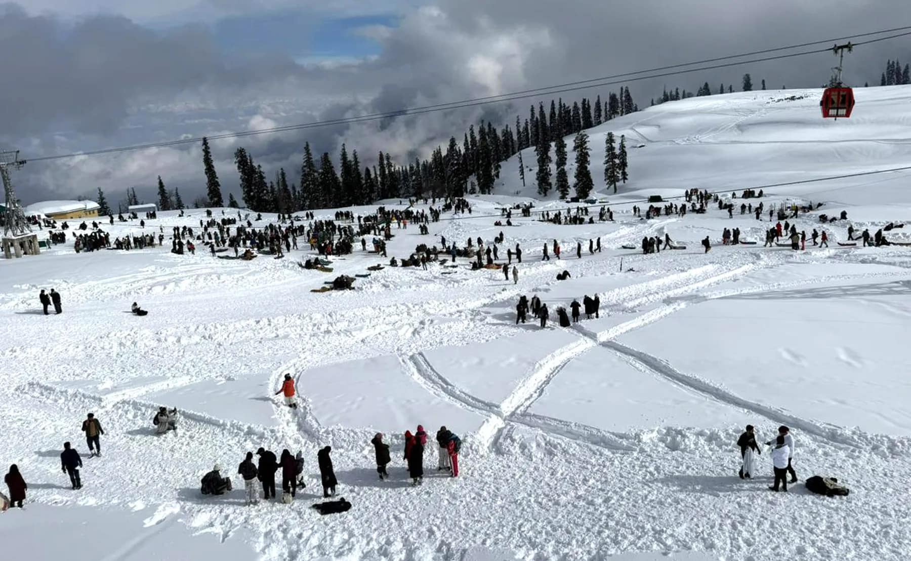 Tourism booms in J&K with over 1.62 crore visitors in 2025, Govt tells House